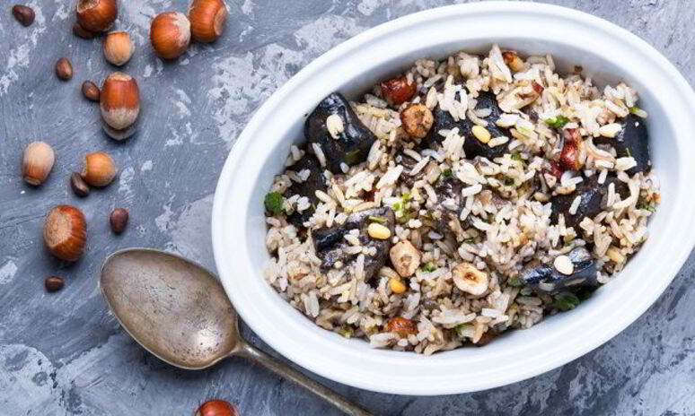 Рецепт риса с грибами, кедровыми орехами и фундуком