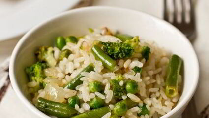 рис с зелеными овощами