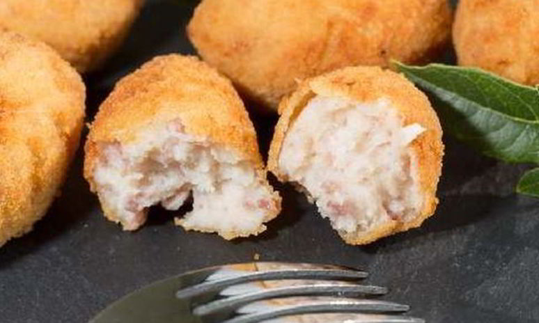 Рецепт сытных картофельных крокетов с ветчиной