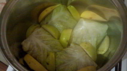 голубцы с айвой и яблоком