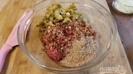 фаршированные грибы с оливками и орехами