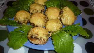 Фаршированные шампиньоны сыром