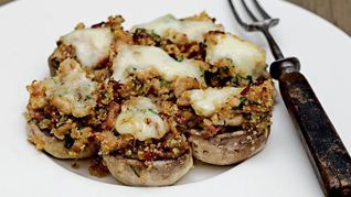 Фаршированные цесаркой шампиньоны