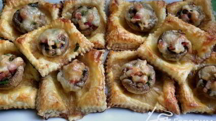 грибы фаршированные на слоеном тесте