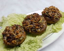 Грибы, фаршированные орехами и сыром