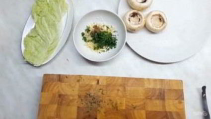 грибы, фаршированные орехами и сыром