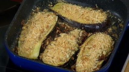 грибы на гриле с нутом и баклажанами