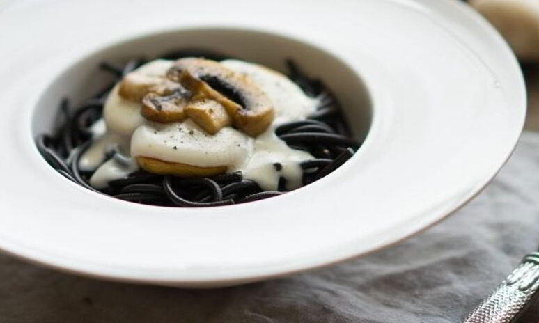 Рецепт грибов под белым соусом