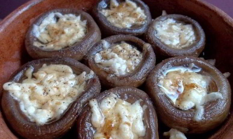 Рецепт грибов под сыром в духовке