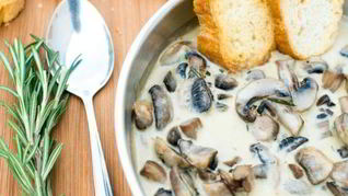 Грибы со сливками