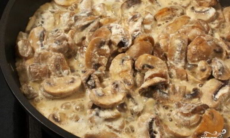 Рецепт грибов, тушенных в сливках