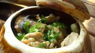 Грибы в горшочках