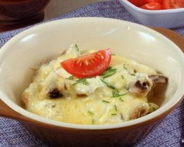 Грибы в сметане, запеченные в духовке