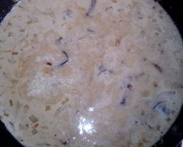 Грибы в сметанном соусе с прованскими травами