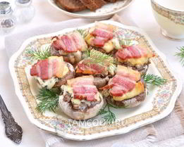 Грибы, запеченные с голубым сыром и беконом