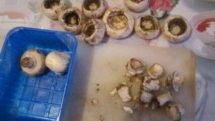 шампиньоны, фаршированные курицей