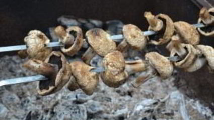 шампиньоны на мангале