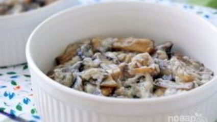 шампиньоны в соусе бешамель