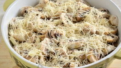 шампиньоны, запеченные с сыром и чесноком