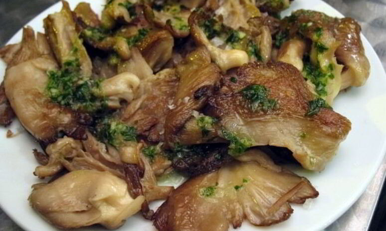 Рецепт тушенных грибов сыроежки с рисом