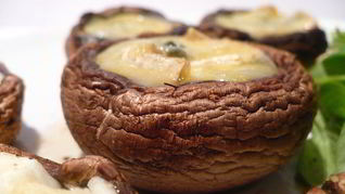 Запеченные фаршированные шампиньоны