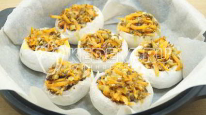 запеченные шампиньоны с овощами