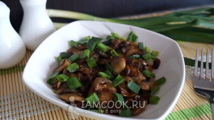 жареные шампиньоны с луком