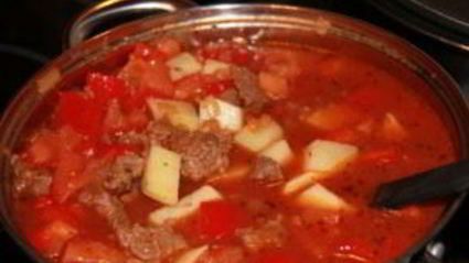 гуляш из говядины с паприкой