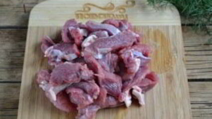 гуляш из говядины с подливкой