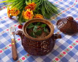 Гуляш из говядины в духовке