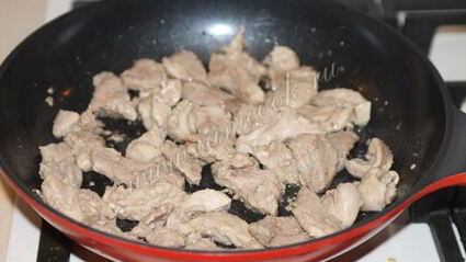 гуляш из свинины с подливкой