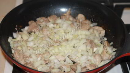 гуляш из свинины с подливкой