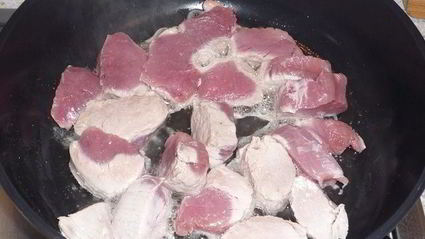 гуляш из свинины с шампиньонами