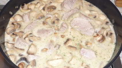 гуляш из свинины с шампиньонами