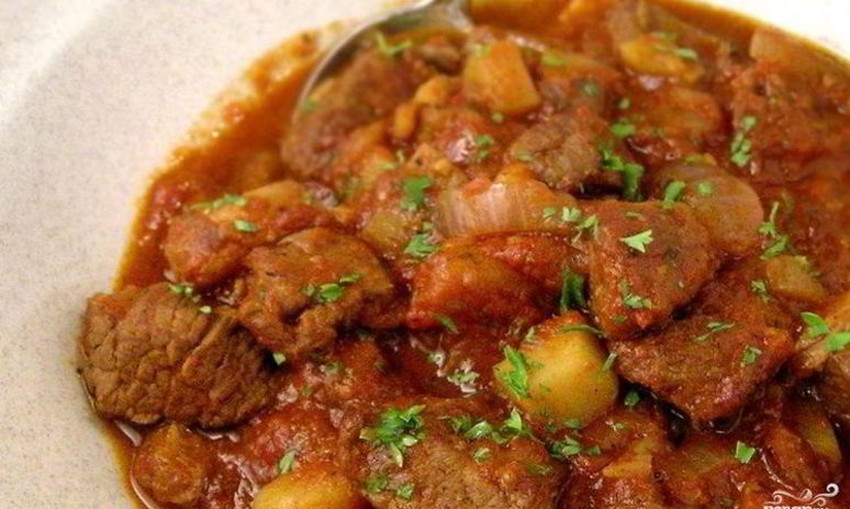 Рецепт гуляша из свинины в мультиварке