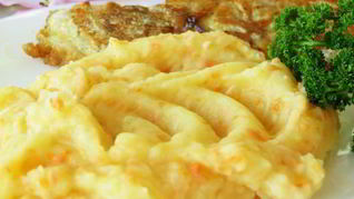 Картофельное пюре с морковью и сыром пармезан