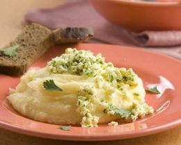 Картофельное пюре с яйцом и маслом