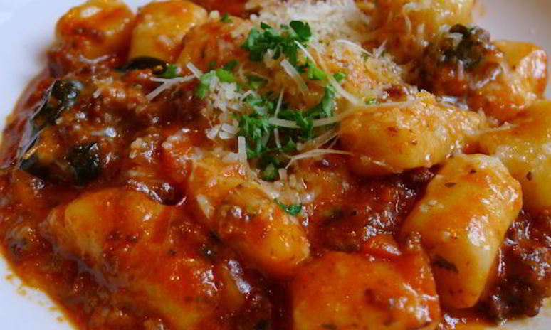 Рецепт картофельных клецек с томатным соусом