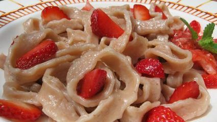 клубничная лапша