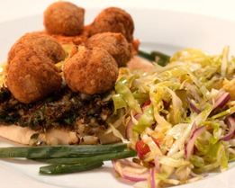 Фалафель с треской и тремя соусами