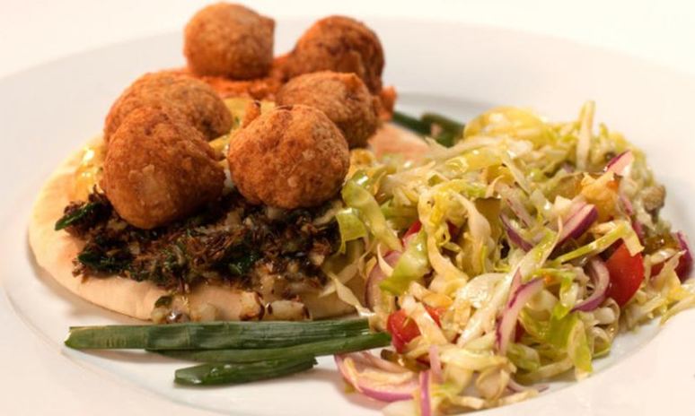 Рецепт фалафеля с треской и тремя соусами