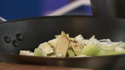 фалафель с треской и тремя соусами