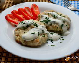 Котлеты из кролика с брынзой в микроволновке