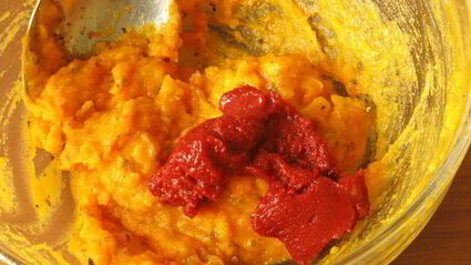 котлеты-привидения с пряным тыквенным соусом