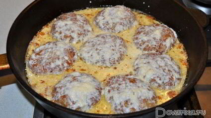 котлеты в сливочно-сырном соусе