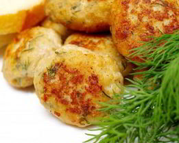 Куриные котлетки с ананасами и сыром