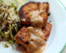 Куриные котлетки с подливой