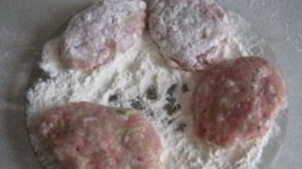 мясные котлеты с кабачками