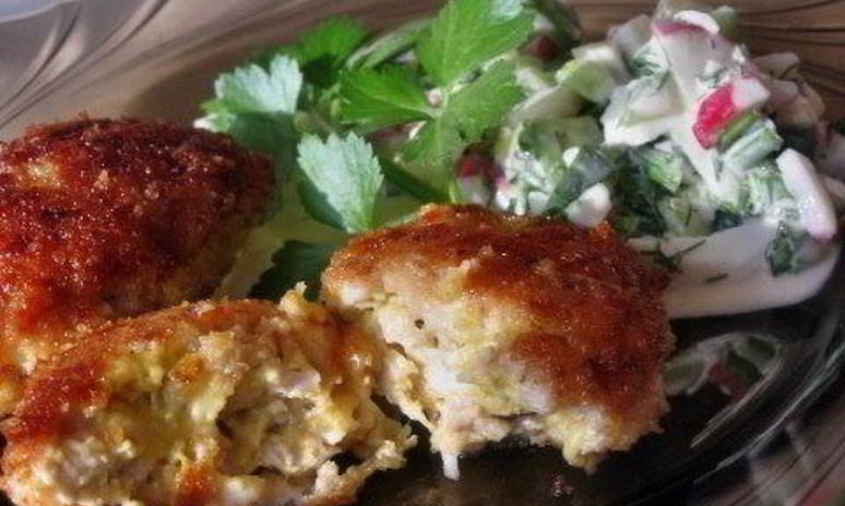 Рецепт рубленых куриных котлет с сыром