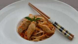 Лапша удон с курицей